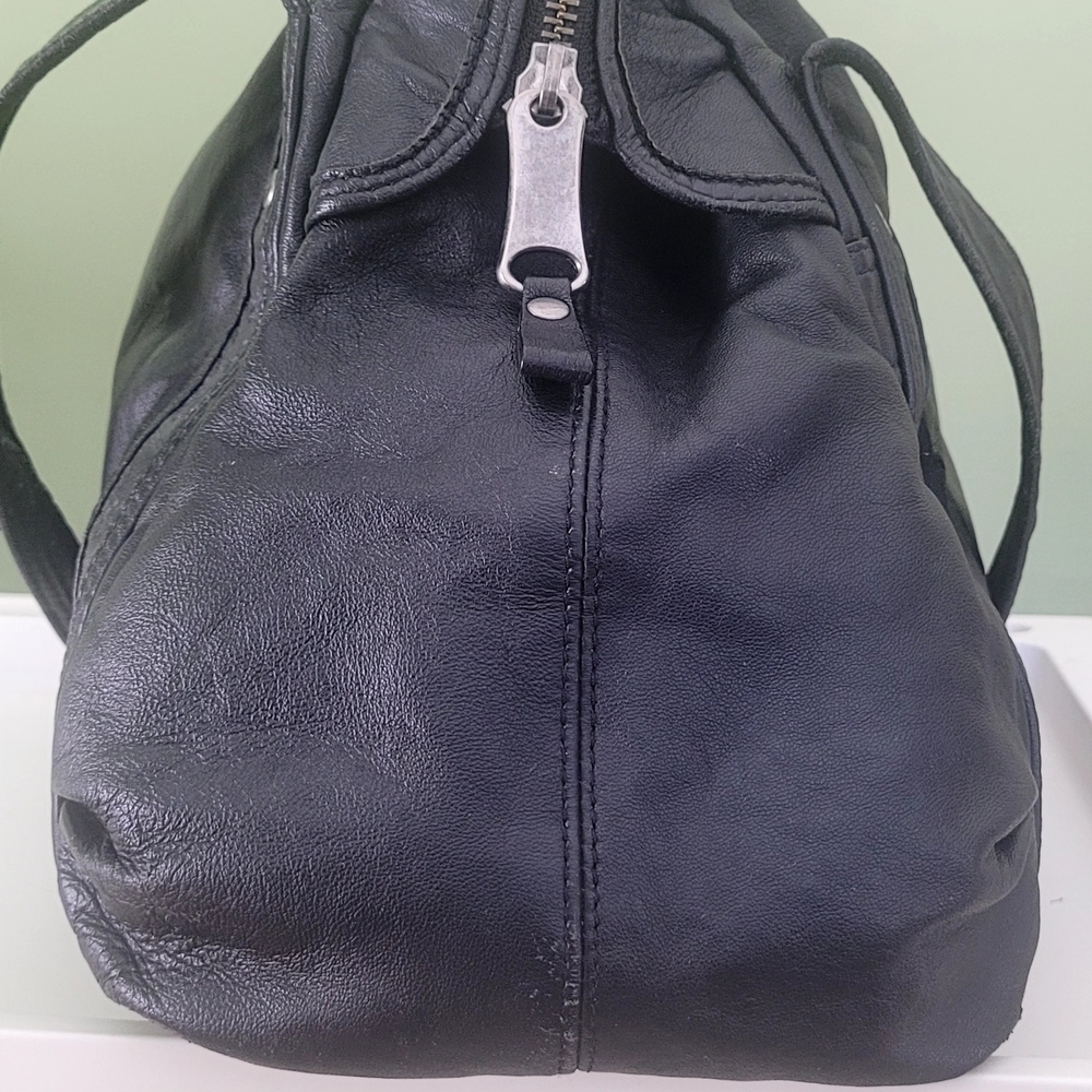 Rare Nike Black Leather Ladies Duffle Bag - Picture 5 of 16